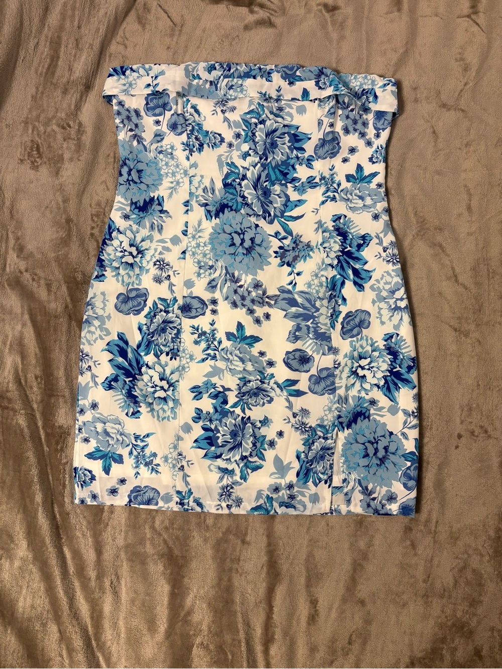 That's So Fetch White & Blue Floral Mini Tube Dress Sz US 10 - Picture 3 of 10